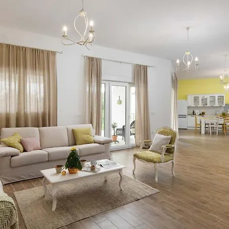 Cozy Limone With Private Pool And Jacuzzi Near Pula 빌라 Svetvinčenat