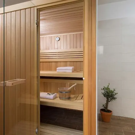 Cozy Limone With Private Pool And Jacuzzi Near Pula