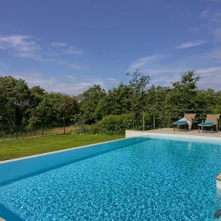 Cozy Limone With Private Pool And Jacuzzi Near Pula Svetvincenat