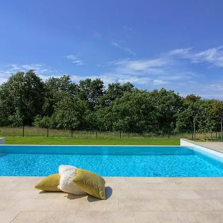 Cozy Limone With Private Pool And Jacuzzi Near Pula