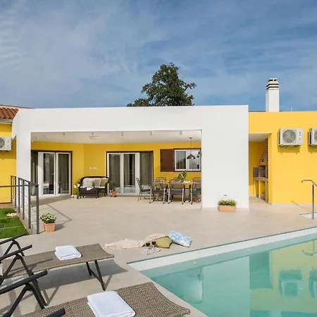 Cozy Limone With Private Pool And Jacuzzi Near Pula *