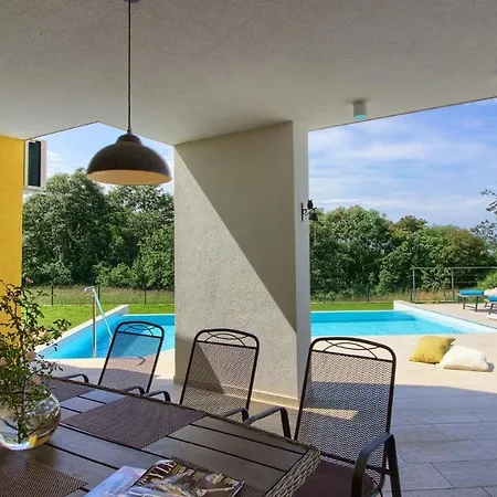 Villa Cozy Limone With Private Pool And Jacuzzi Near Pula