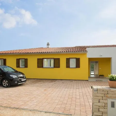 Cozy Limone With Private Pool And Jacuzzi Near Pula * Svetvinčenat